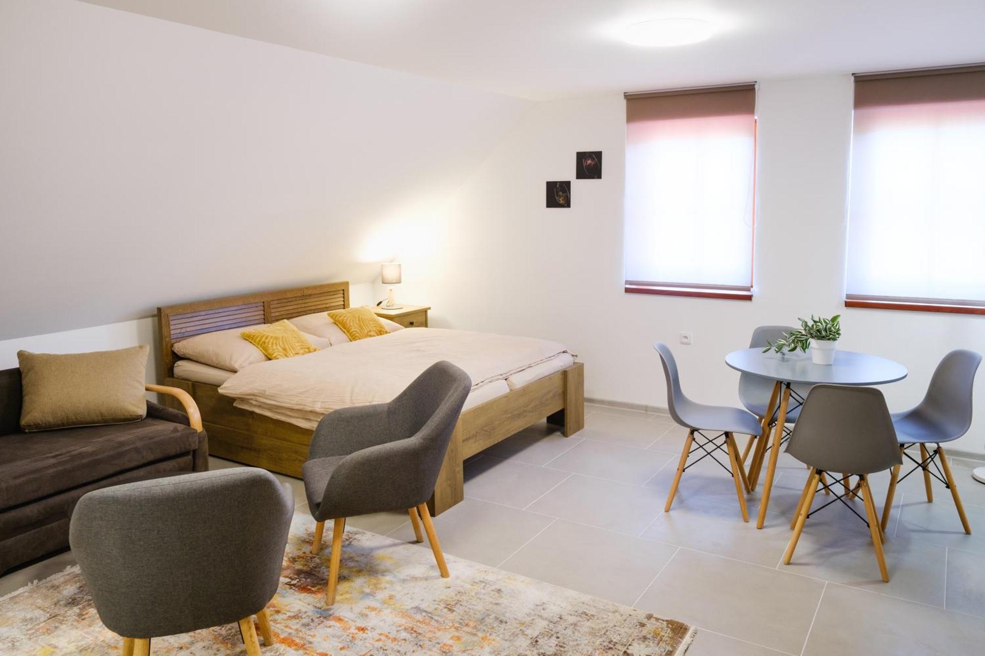 Apartman 1 Fklidu Зноймо Екстериор снимка